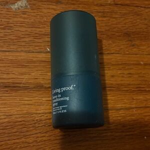 Living Proof Leave-In Conditioning Spray - Dark Gray